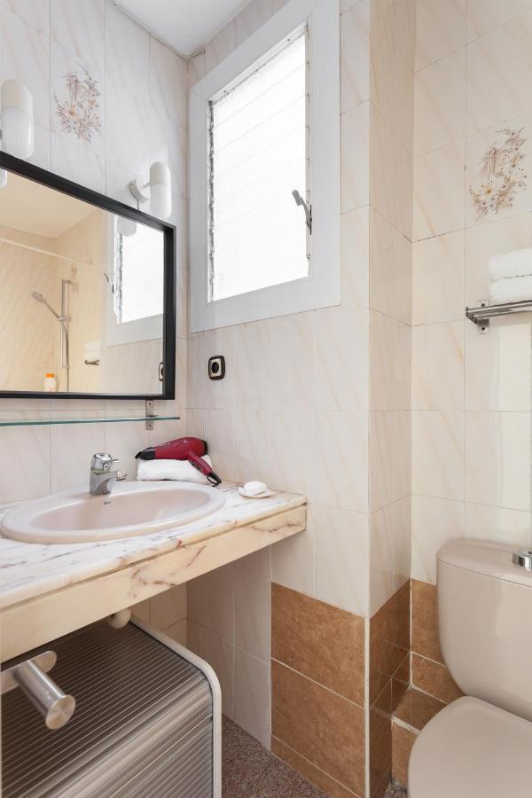 Apartamento Con Encanto, Luminoso Y Tranquilo Lägenhet L'Hospitalet de Llobregat Exteriör bild